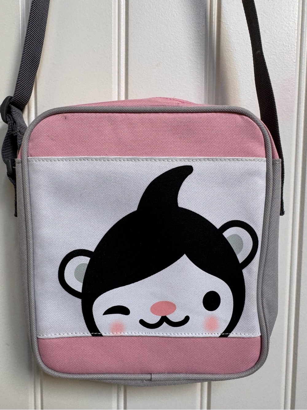 Vancouver 2010 Miga Commemorative Cross body bag. 7” by 8” by 2”